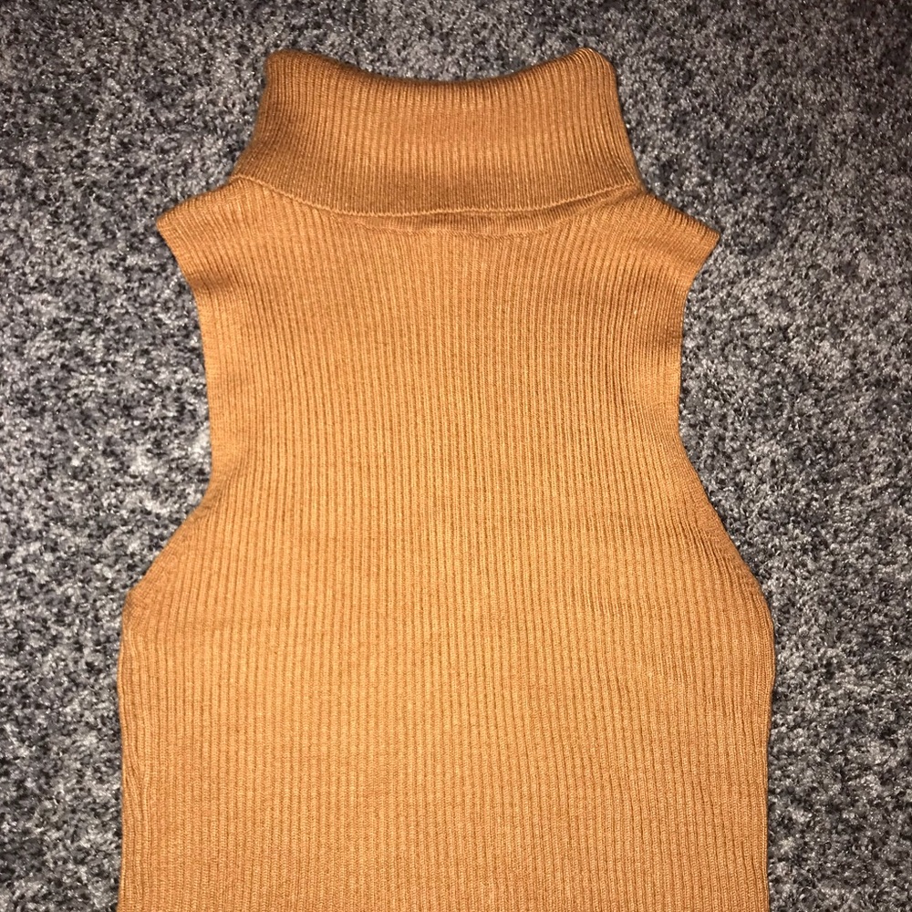 🌻 Dark Orange Kendall and Kylie Turtleneck